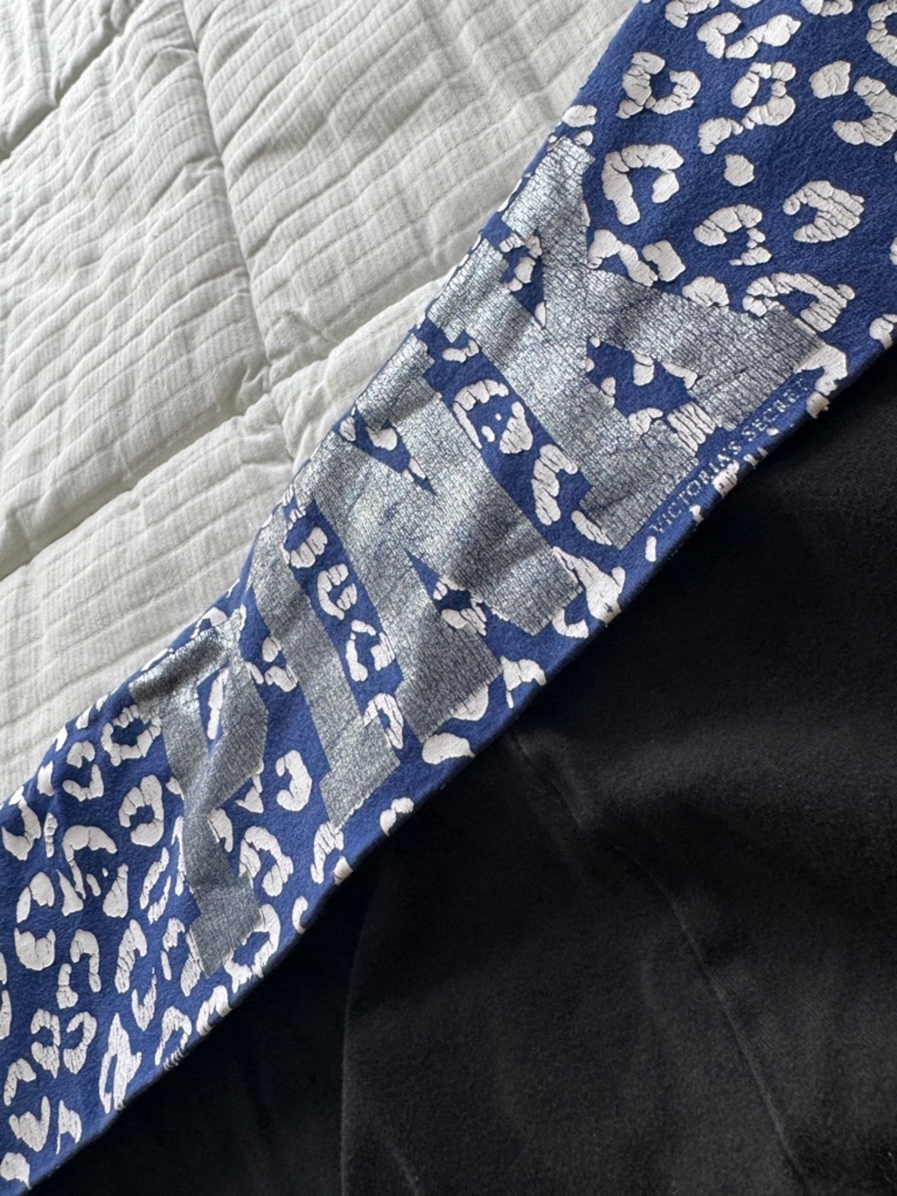 Rare y2k Victoria’s Secret PINK capri yoga pants, leopard print detail, size L - Picture 3 of 7